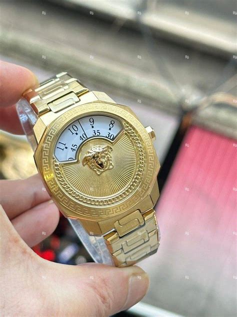 versace saat saat ve saat